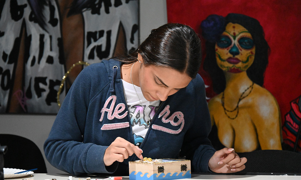 MOAD Loni Jonhson Creates Art Design With Art Students 20241124 66 1 5